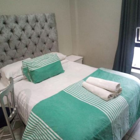 La One Rosebank Stay 요하네스버그 외부 사진